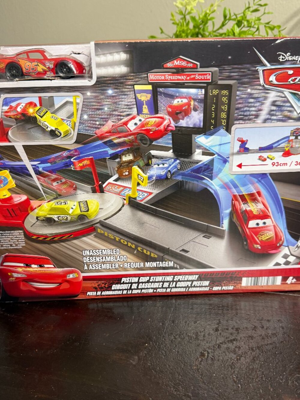 Disney Pixar Cars Piston Cup Stunting Speedway Race Track Playset Complete NEW